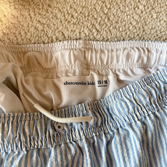 BUNDLE Abercrombie & Fitch Kids Size 15/16 Swim Trunks Count of 3 - Picture 6 of 9